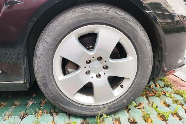 Used Mercedes-Benz S-Class 2008 S 350 L Luxury Model Right Front Wheel Hub