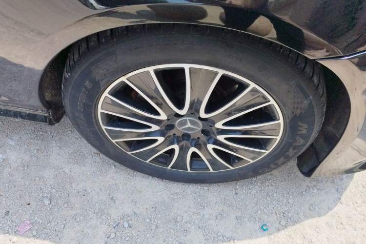 Used Mercedes-Benz S-Class 2008 S 300 L Business Model Right Front Wheel Hub