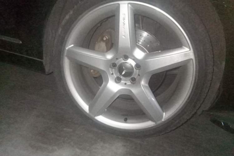 Used Mercedes-Benz S-Class 2008 S 500 L Right Front Wheel Hub