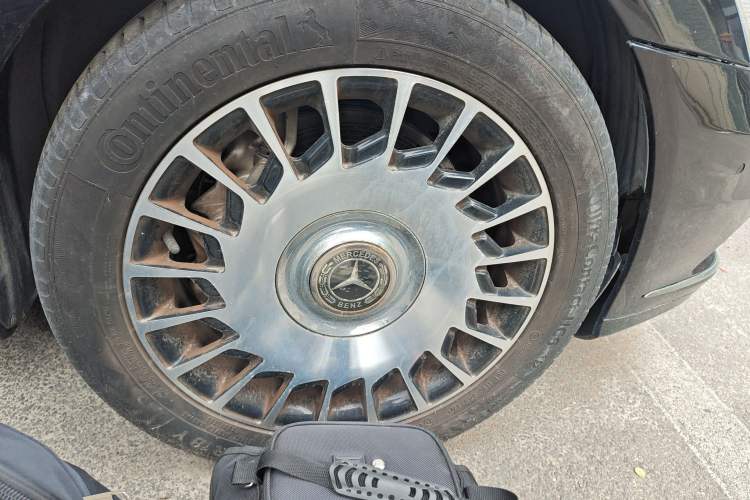Used Mercedes-Benz S-Class 2008 S 600 L Right Front Wheel Hub