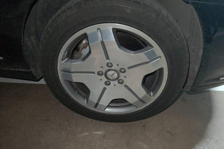 Used Mercedes-Benz S-Class 2008 S 600 L Right Front Wheel Hub