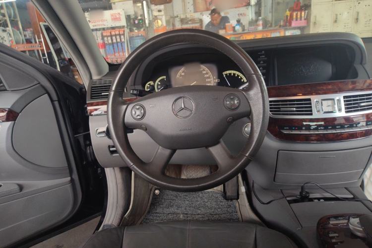 Used Mercedes-Benz S-Class 2008 S 300 L Luxury Model Steering Wheel