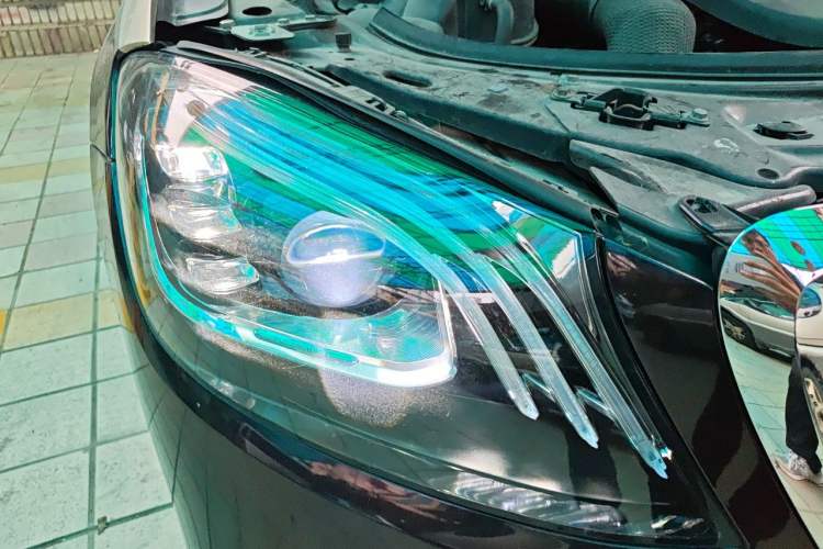 Used Mercedes-Benz S-Class 2008 S 300 L Business Model Right Front Headlight