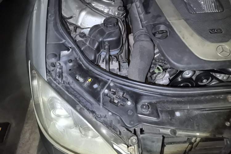 Used Mercedes-Benz S-Class 2008 S 300 L Business Model Engine Bay Right