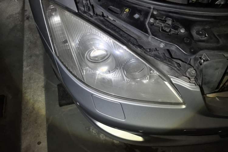 Used Mercedes-Benz S-Class 2008 S 300 L Business Model Right Front Headlight