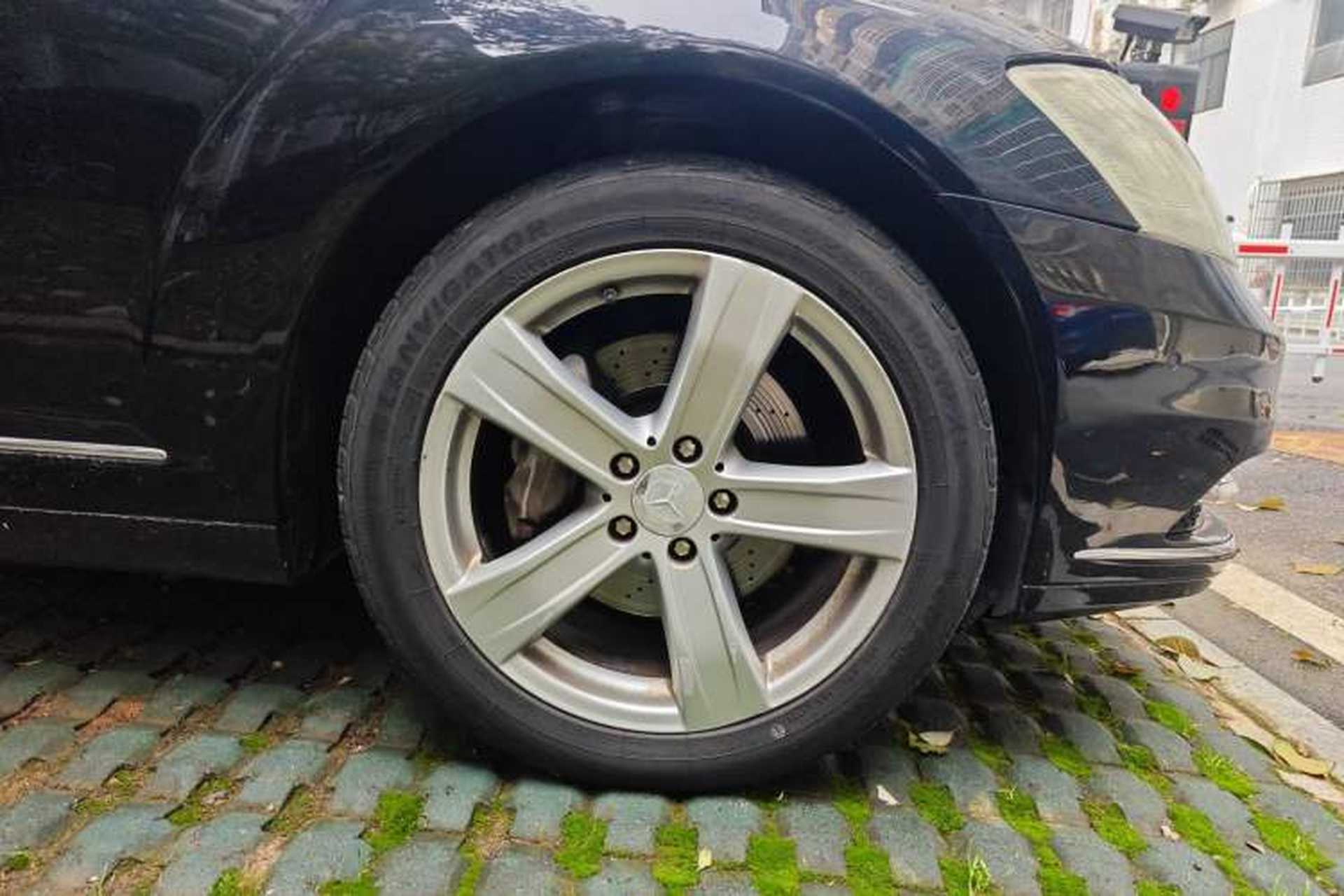 Used Mercedes-Benz S-Class  Right Front Wheel Hub