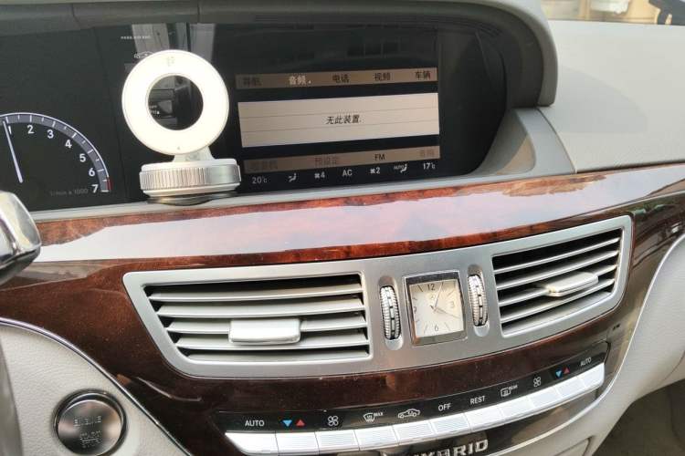 Used Mercedes-Benz S-Class 2010 S 400 L HYBRID Audio And AC Panel