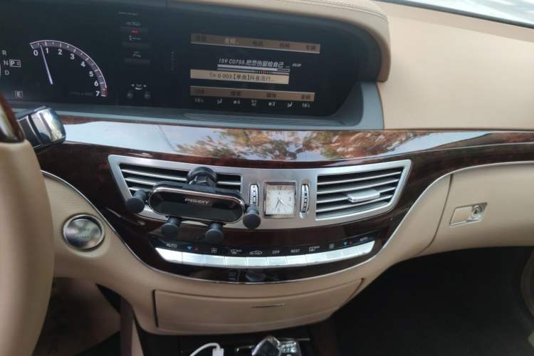 Used Mercedes-Benz S-Class 2010 S 300 L Luxury Model Audio And AC Panel