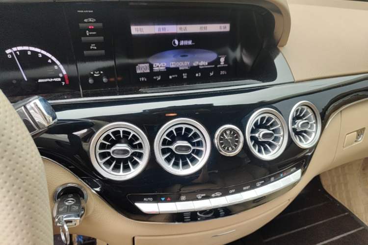 Used Mercedes-Benz S-Class 2010 S 400 L HYBRID Audio And AC Panel