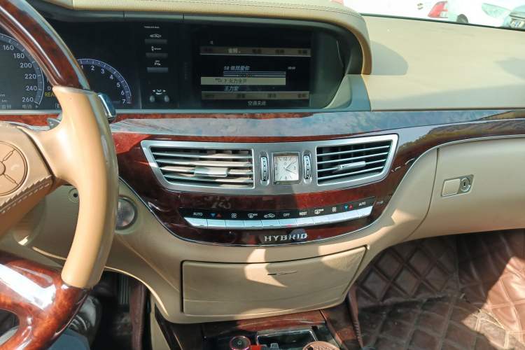 Used Mercedes-Benz S-Class 2010 S 400 L HYBRID Audio And AC Panel