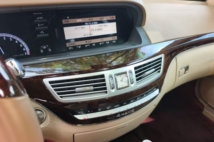 Used Mercedes-Benz S-Class 2010 S 500 L 4MATIC Audio And AC Panel