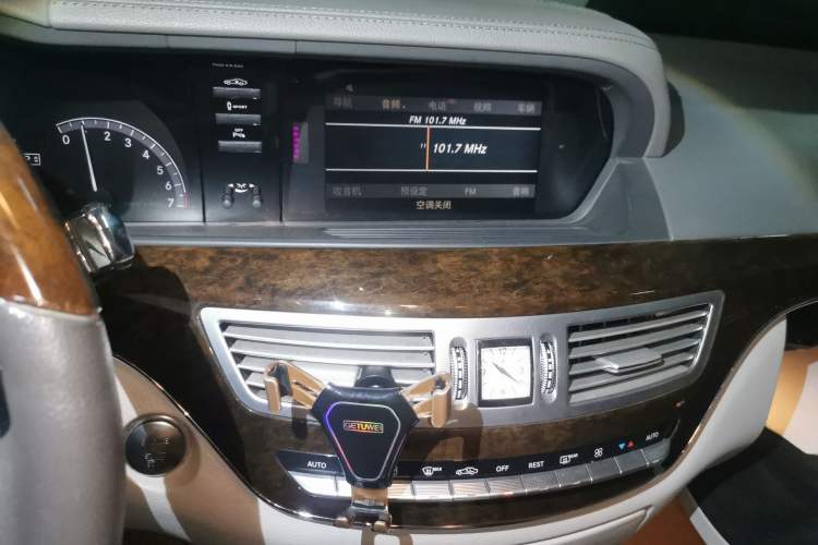 Used Mercedes-Benz S-Class 2010 S 300 L Business Model Audio And AC Panel