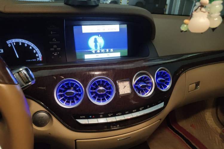 Used Mercedes-Benz S-Class 2010 S 300 L Business Model Audio And AC Panel