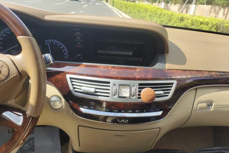 Used Mercedes-Benz S-Class 2010 S 600 L Audio And AC Panel