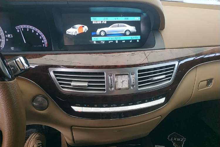 Used Mercedes-Benz S-Class 2010 S 350 L Luxury Model Audio And AC Panel
