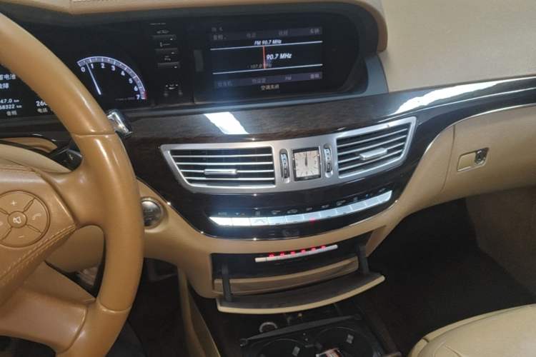 Used Mercedes-Benz S-Class 2010 S 300 L Business Model Audio And AC Panel
