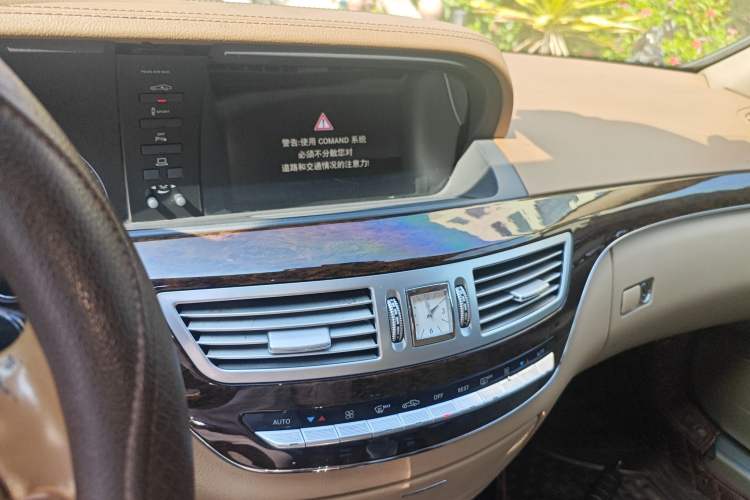 Used Mercedes-Benz S-Class 2010 S 300 L Luxury Model Audio And AC Panel