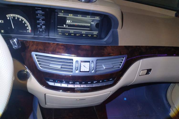Used Mercedes-Benz S-Class 2010 S 300 L Luxury Model Audio And AC Panel