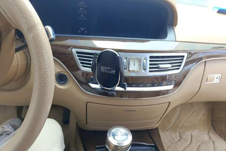 Used Mercedes-Benz S-Class 2010 S 300 L Luxury Model Audio And AC Panel