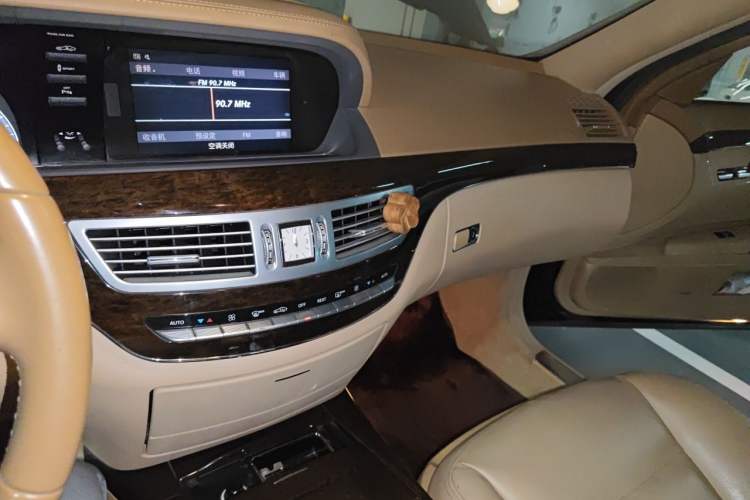 Used Mercedes-Benz S-Class 2010 S 300 L Business Model Audio And AC Panel