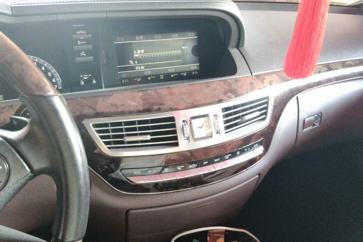 Used Mercedes-Benz S-Class 2010 S 350 L Luxury Model Audio And AC Panel