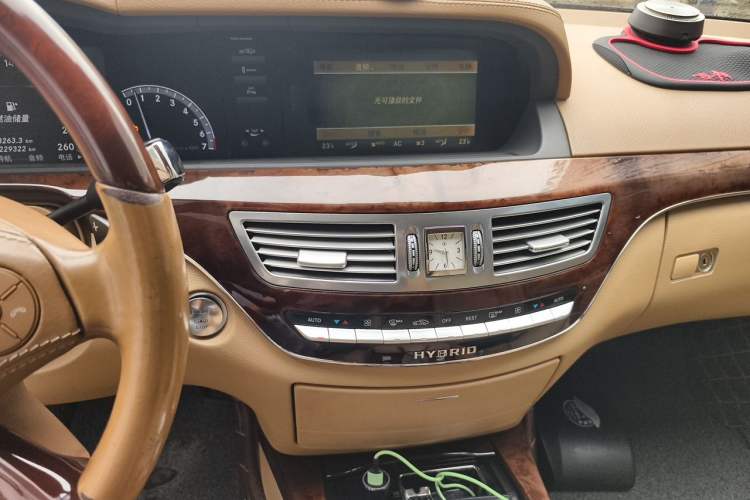 Used Mercedes-Benz S-Class 2010 S 400 L HYBRID Audio And AC Panel