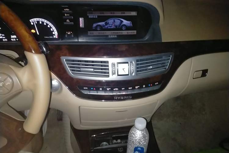 Used Mercedes-Benz S-Class 2010 S 400 L HYBRID Audio And AC Panel