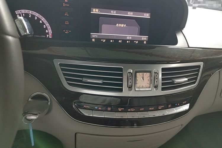 Used Mercedes-Benz S-Class 2010 S 300 L Business Model Audio And AC Panel