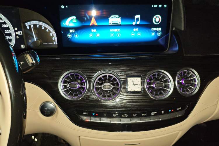 Used Mercedes-Benz S-Class 2010 S 300 L Business Model Audio And AC Panel