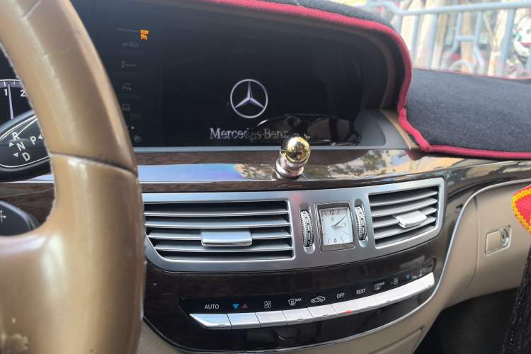 Used Mercedes-Benz S-Class 2010 S 300 L Business Model Audio And AC Panel