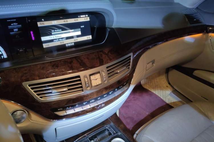 Used Mercedes-Benz S-Class 2010 S 600 L Audio And AC Panel
