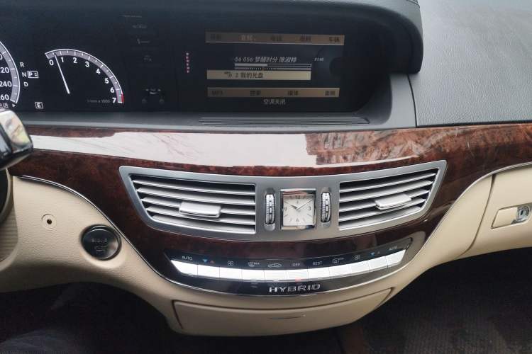 Used Mercedes-Benz S-Class 2010 S 400 L HYBRID Audio And AC Panel
