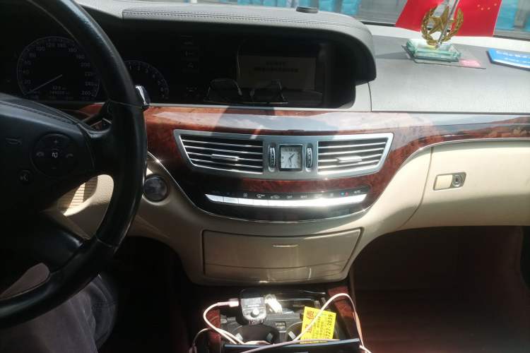Used Mercedes-Benz S-Class 2010 S 350 L Luxury Model Audio And AC Panel
