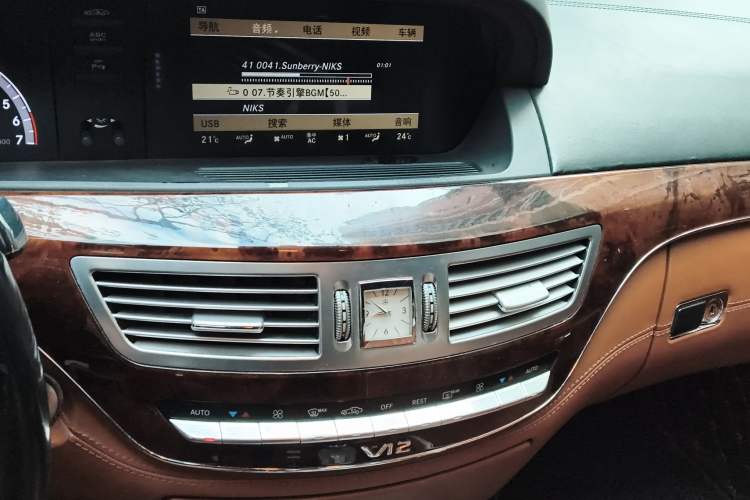 Used Mercedes-Benz S-Class 2010 S 600 L Audio And AC Panel