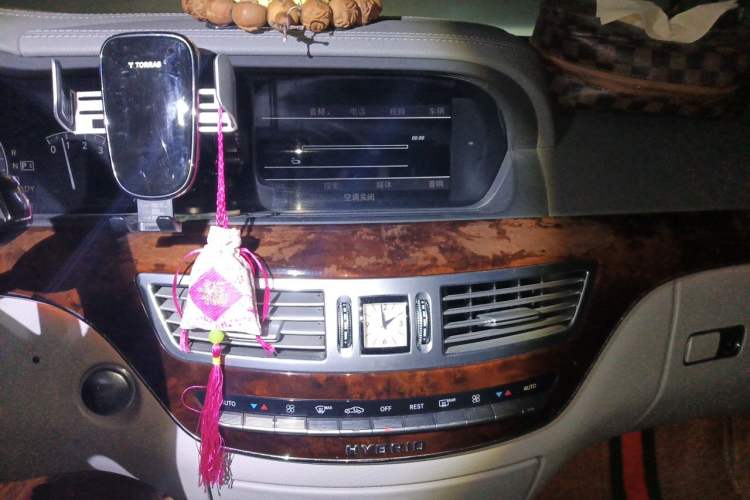 Used Mercedes-Benz S-Class 2010 S 400 L HYBRID Audio And AC Panel