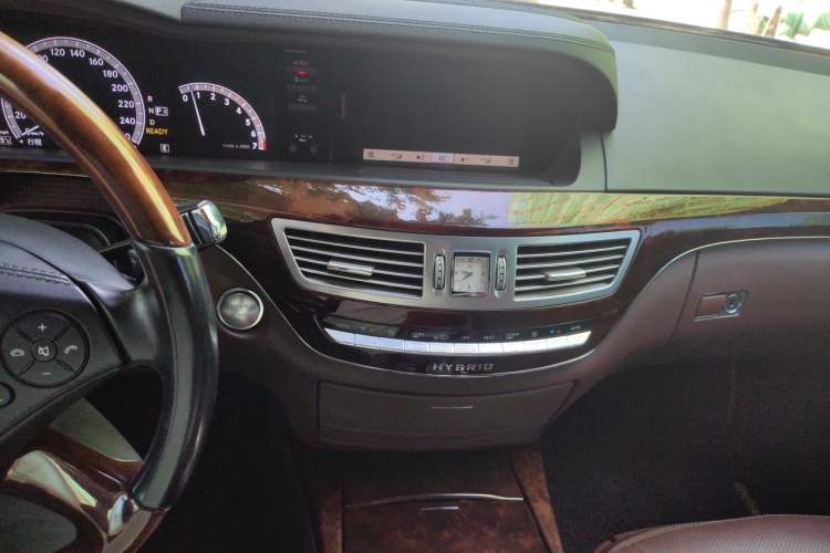 Used Mercedes-Benz S-Class 2010 S 400 L HYBRID Audio And AC Panel