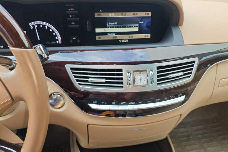 Used Mercedes-Benz S-Class 2010 S 300 L Luxury Model Audio And AC Panel