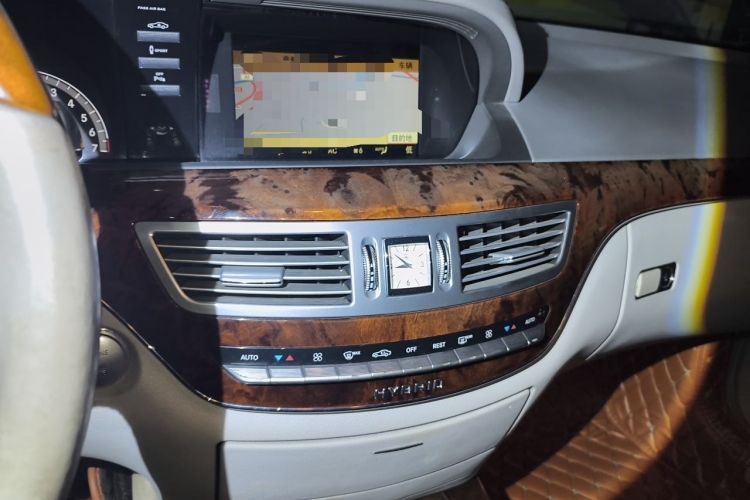 Used Mercedes-Benz S-Class 2010 S 400 L HYBRID Audio And AC Panel
