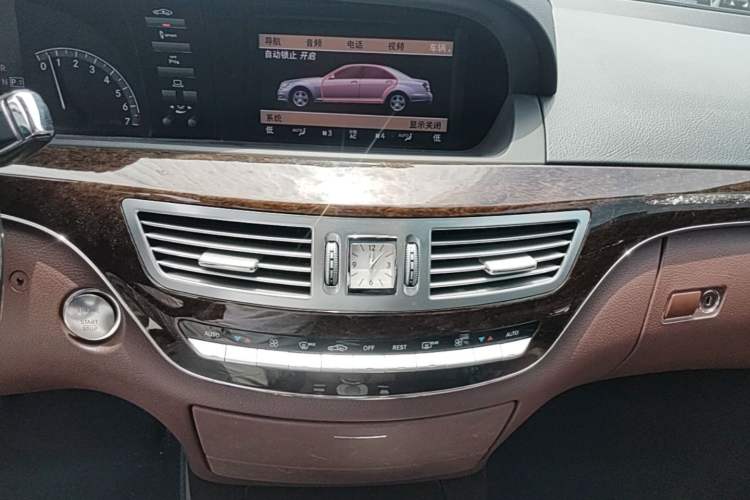 Used Mercedes-Benz S-Class 2010 S 300 L Luxury Model Audio And AC Panel