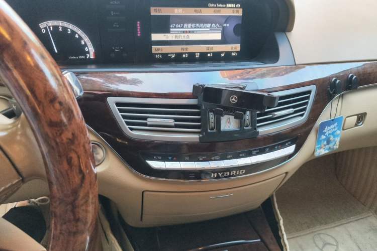 Used Mercedes-Benz S-Class 2010 S 400 L HYBRID Audio And AC Panel