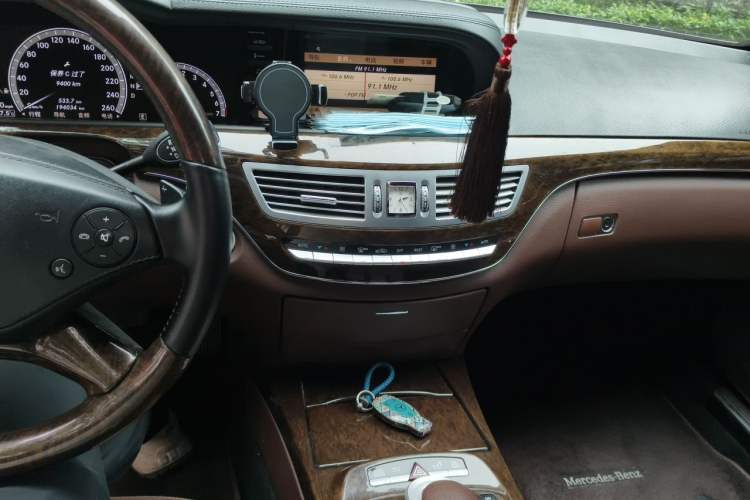 Used Mercedes-Benz S-Class 2010 S 300 L Luxury Model Audio And AC Panel