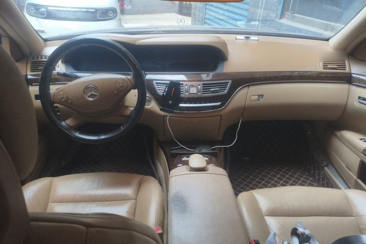 Used Mercedes-Benz S-Class 2010 S 300 L Business Model Center Console