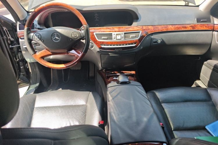 Used Mercedes-Benz S-Class 2010 S 350 L 4MATIC Center Console