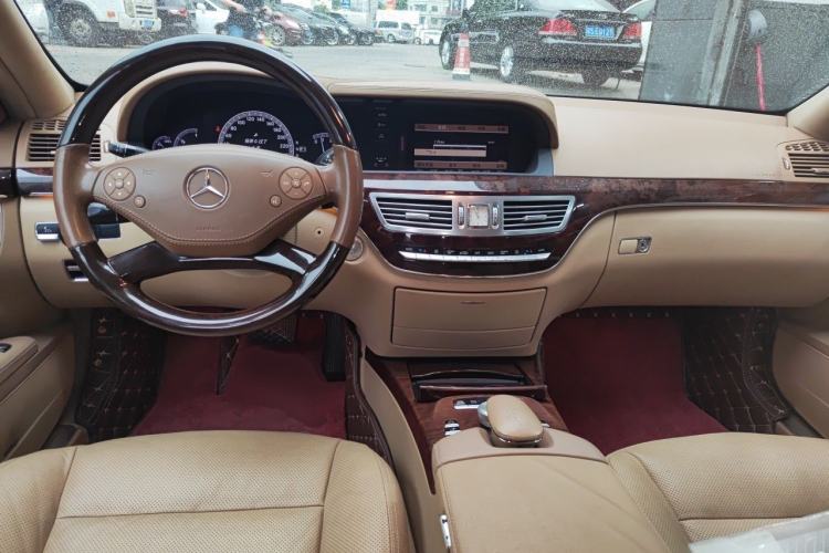 Used Mercedes-Benz S-Class 2010 S 350 L 4MATIC Center Console