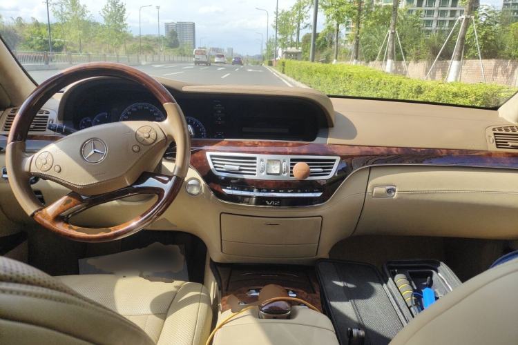 Used Mercedes-Benz S-Class 2010 S 600 L Center Console