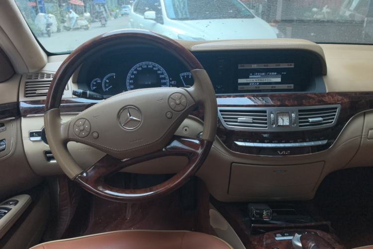Used Mercedes-Benz S-Class 2010 S 600 L Center Console