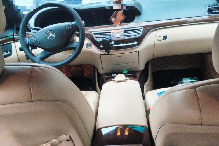 Used Mercedes-Benz S-Class 2010 S 300 L Business Model Center Console