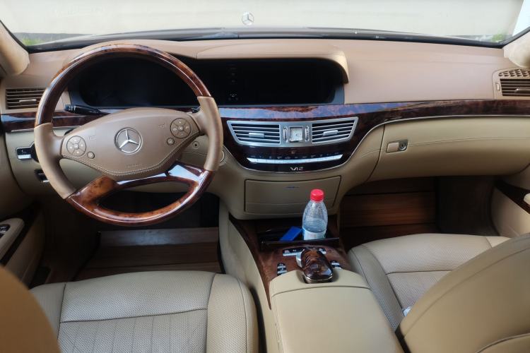 Used Mercedes-Benz S-Class 2010 S 600 L Center Console