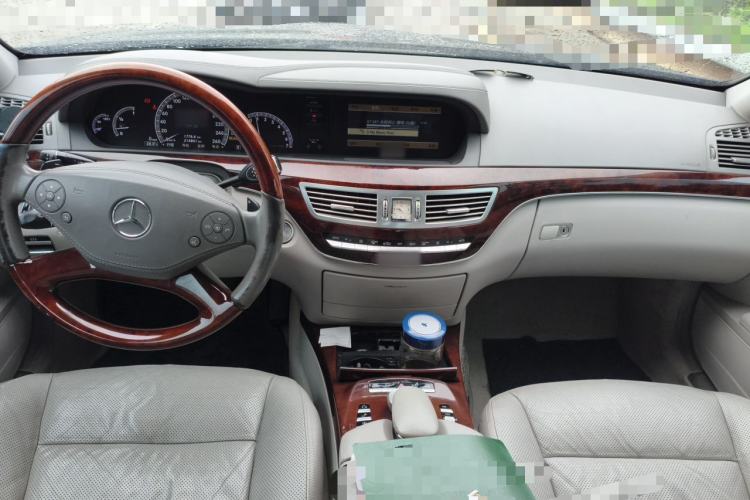 Used Mercedes-Benz S-Class 2010 S 400 L HYBRID Center Console