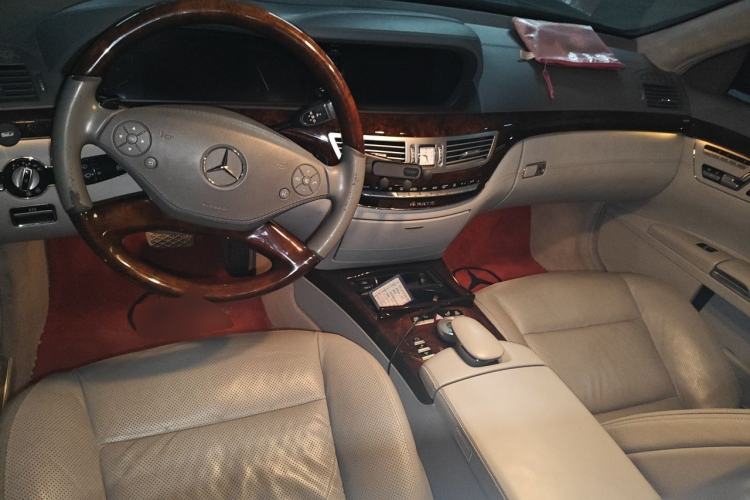 Used Mercedes-Benz S-Class 2010 S 500 L 4MATIC Center Console